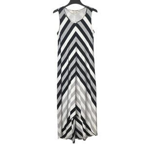 Chico's Women's Size 1/M Black White Gray Chevron Hi-Low Knit Maxi Summer Dress